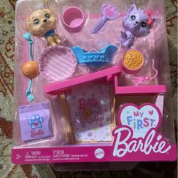 Barbie My First Barbie Accessories, Story Starter Pet Care Pack with Dog House