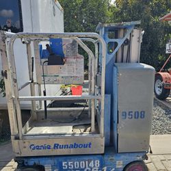 Genie GR-12 personal Lift