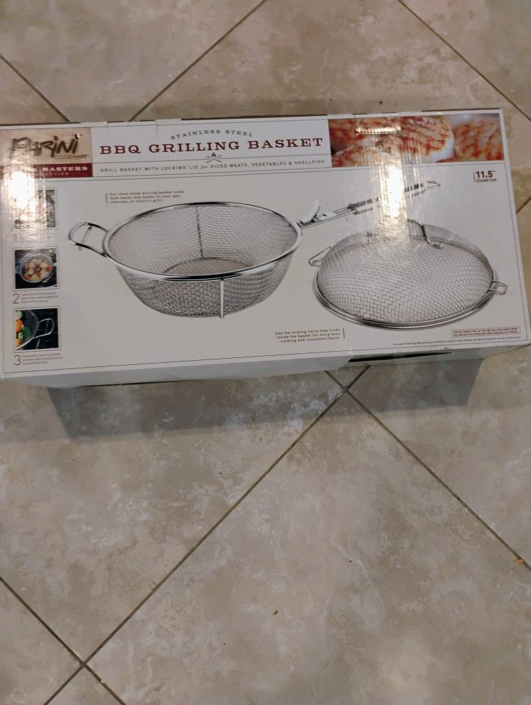 Parini Grill Masters Stainless Steel BBQ Grilling Basket with Locking Lid