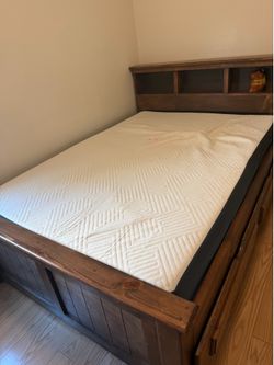 Wooden bed frame - trundle