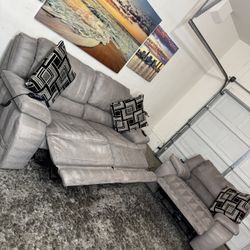 * Like New * Ashley Furniture 2pc Modular Electric Reclining Couch & Lounge Chair ( Free Delivery )