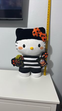 Hello Kitty Halloween Greeter plush toy