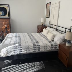 Bedroom Set: Queen Bed, Night Stand. Two Dressers