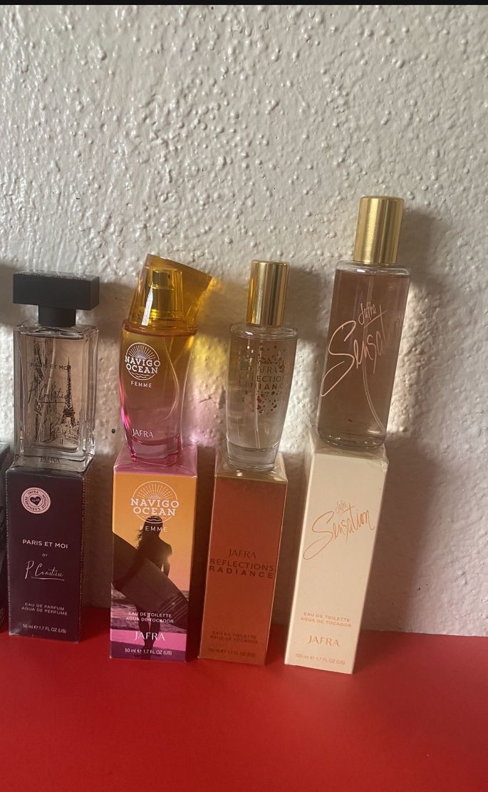 Jafra Perfumes Para Mujer Diferentes Aromas Por $25.00  Cada Uno 