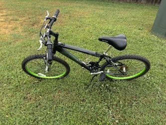 Bike With Gears / Black And Green / Drives Great