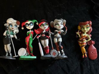 DC Bombshell figures