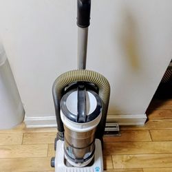 Simplicity vacuum cleaner