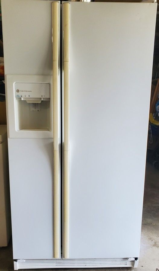 GE Refrigerator