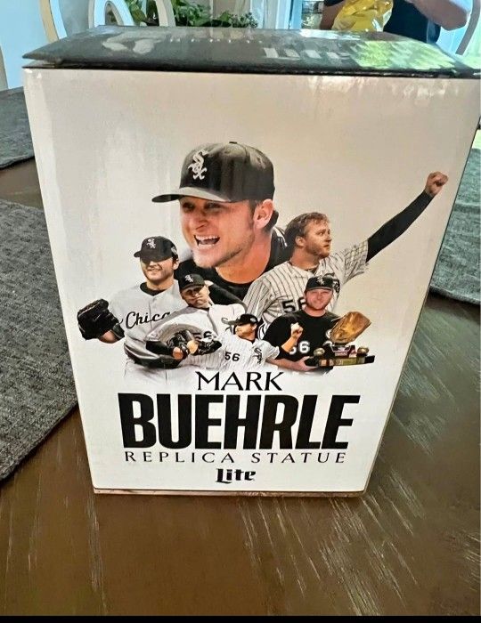 Mark Buehrle Statue
