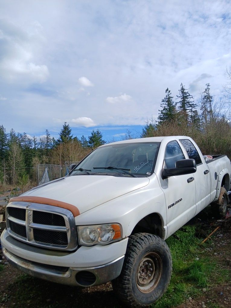 All or parts 1999 Dodge Ram 4 door needs a motor