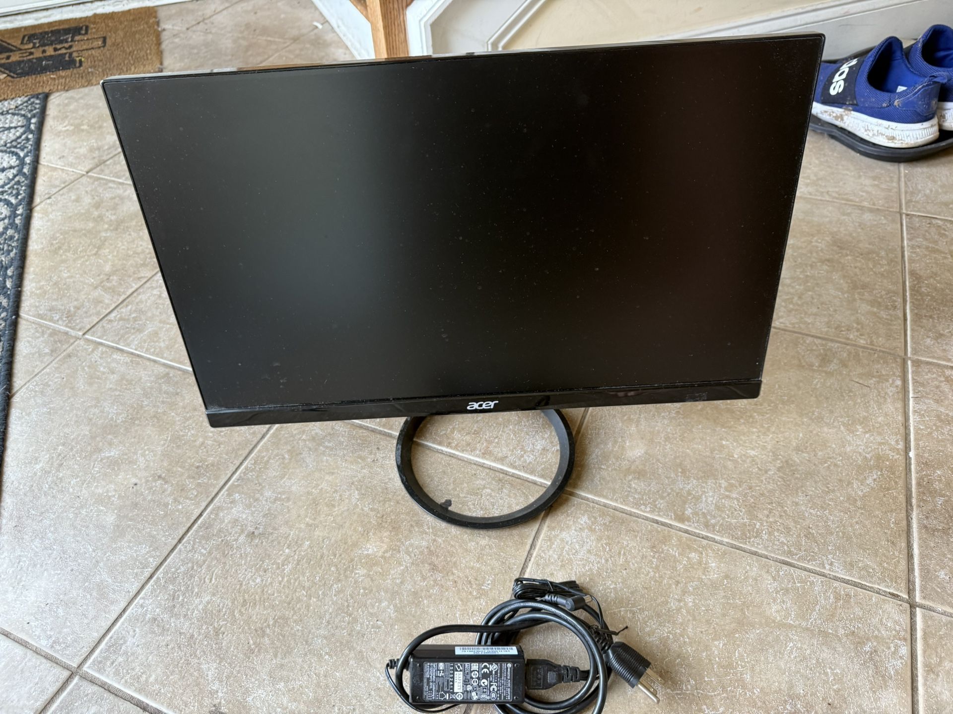 Save money on that extra HD display monitor you need - $80