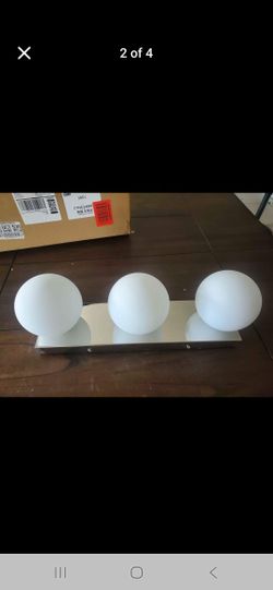 3-Light Globe Wall Light 