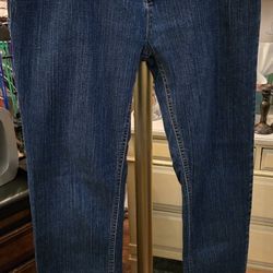 WB # 1065 Womens 8,  Simply Vera Wang Jens