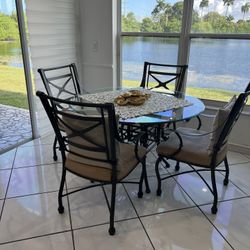 Dinning Table 