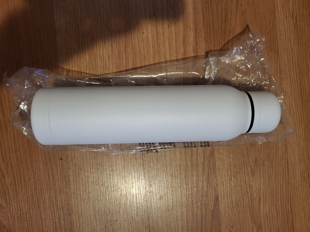 NEW White 16.9oz Insulated double wall stainless steel thermal water bottle, hot , cold drink