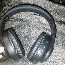 Selling gaming headphones for very cheap