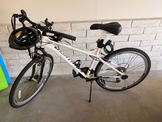 Schwinn Network 3.0 Hybrid Bike – Barely Used – Accessories Included