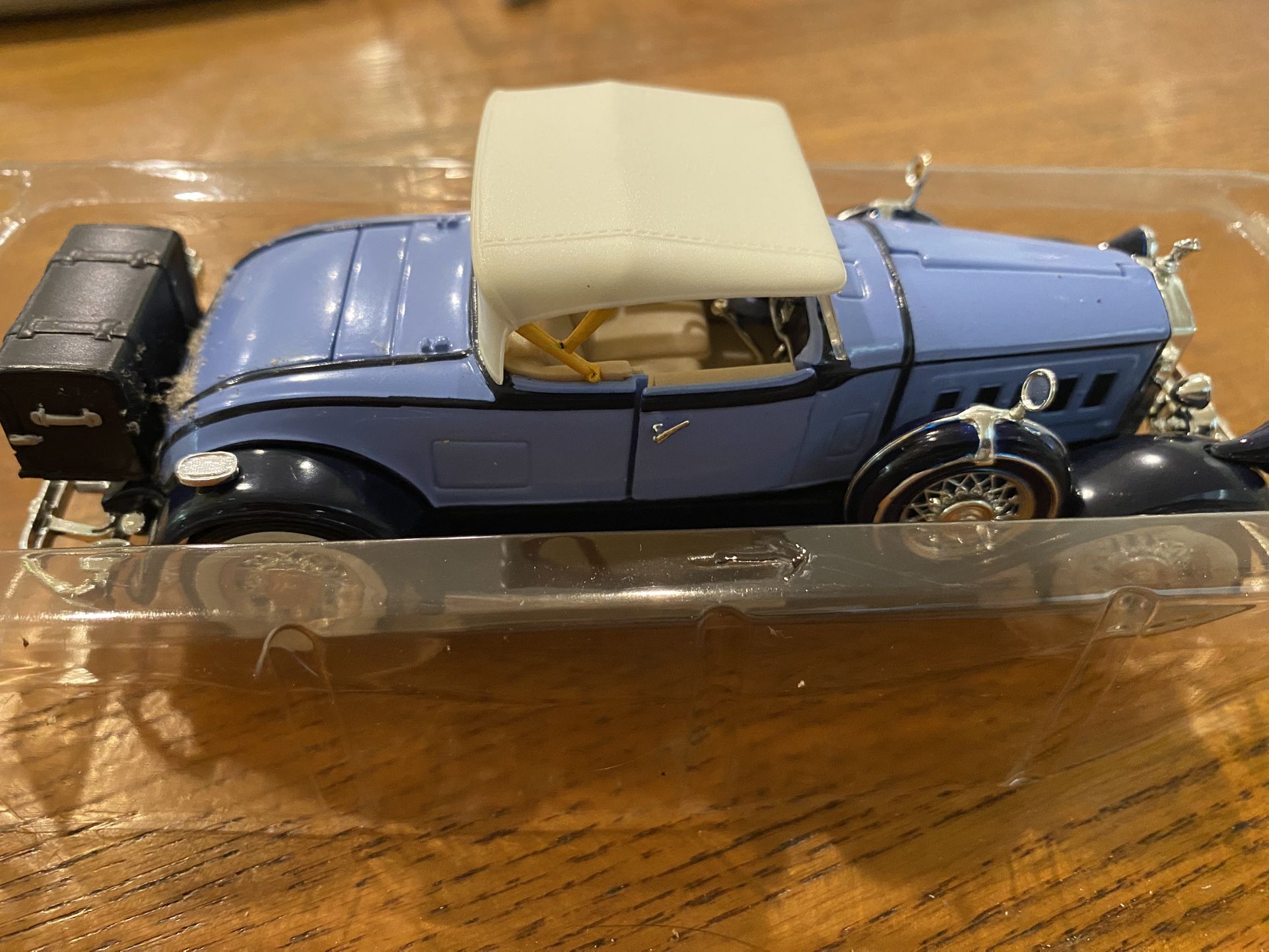 18 Mint Various Vintage Model 1:32 Cars N Trucks