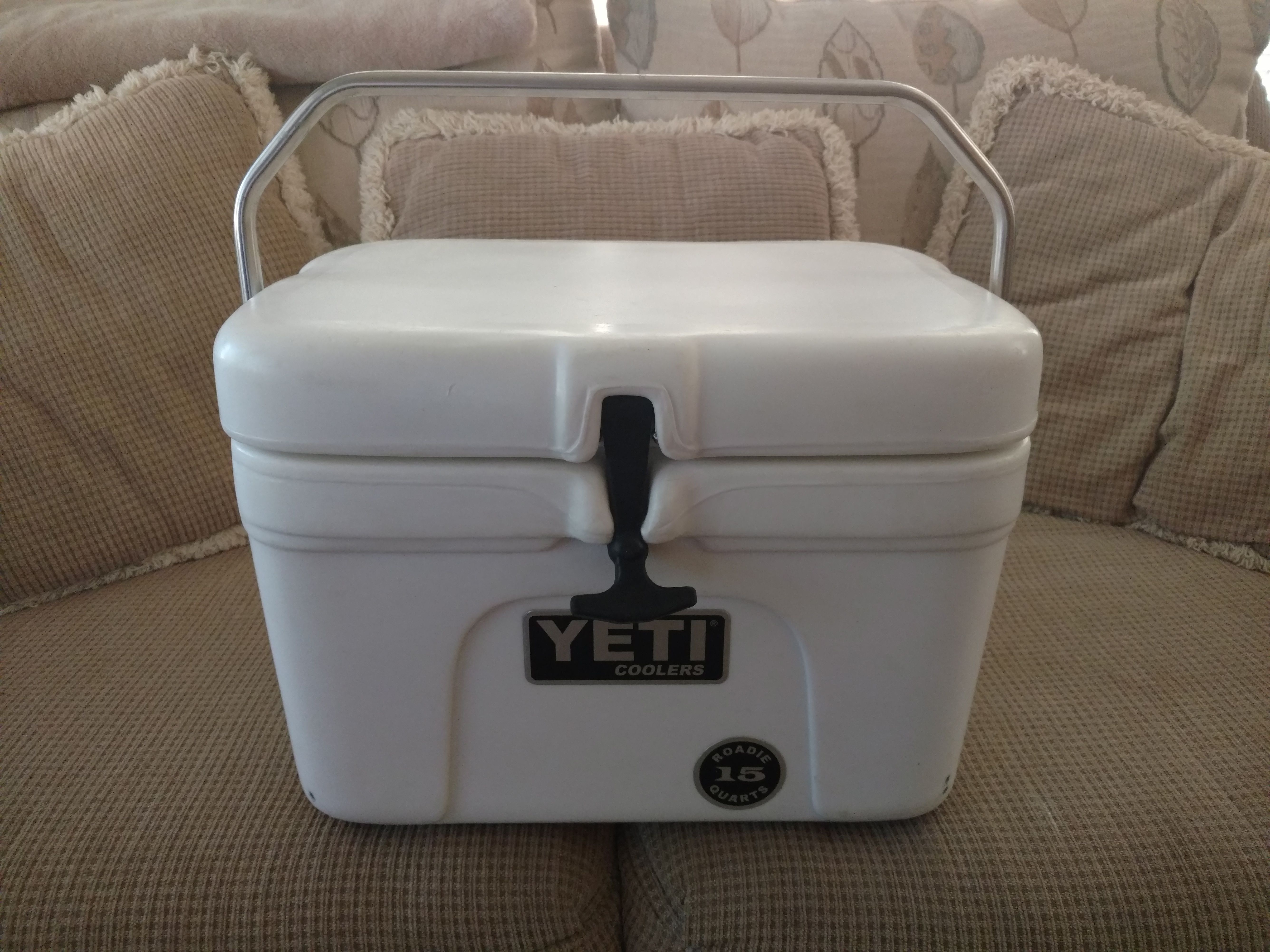 YETI Roadie 15 Cooler...SUPER EXTREMELY *RARE* for Sale in Pineville, NC -  OfferUp