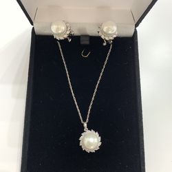 Mother of pearl jewelry set