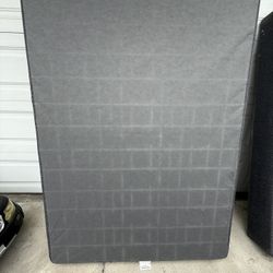 Queen Box Spring. 