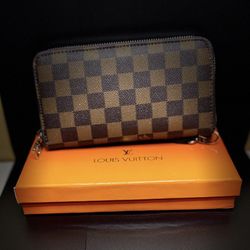 Luis Vuitton Brown Leather Purse 