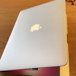 Apple MacBook Pro Retina Display Intel dual core i5 processor 8GB RAM 256GB SSD STORAGE DRIVE $220
