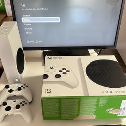 Xbox Series S White With 3 Controllers