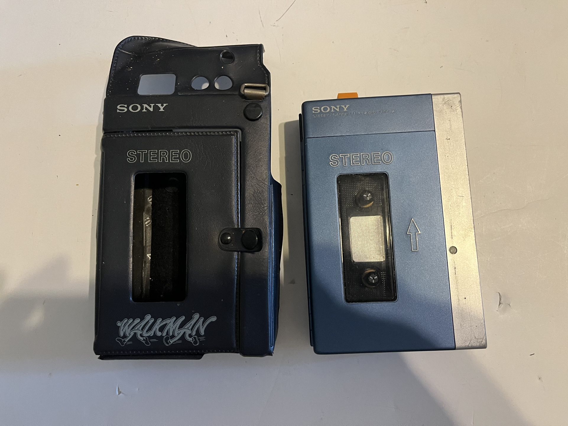 Rare Vintage SONY Walkman TPS-L2 with original case / For Parts or Not Working