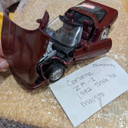 Maisto 1/18 Scale  1992 Corvette ZR-1 Diecast