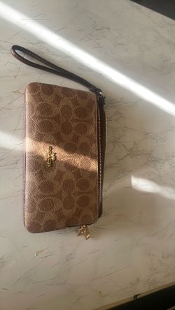 Coach Women’s DBL Zip Wallet