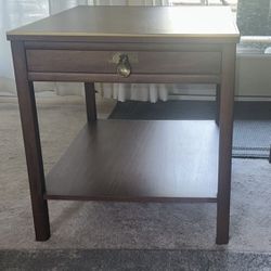 SET OF 2 End tables GRAND RAPIDS