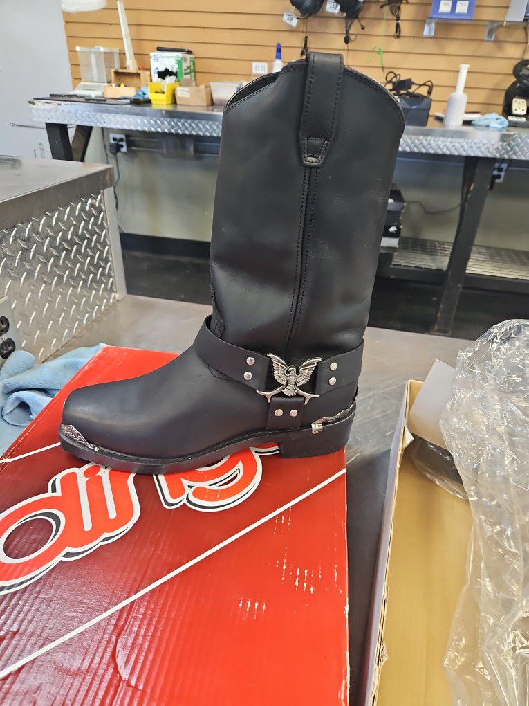 Size eleven leather Boots Brand new
