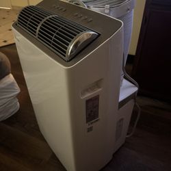 Toshiba Portable Air Conditioner w/ Heat - 14,000 BTU (12,000 BTU DOE) AC Unit
