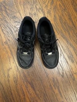 Boy shoes 5.5