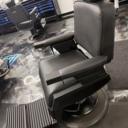 Barber chair  (Black on black)