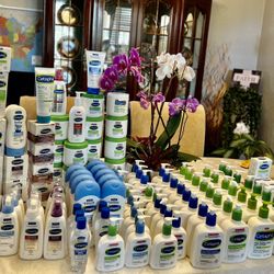 Brandnew Cetaphil products!!! 10 Pcs For $60 (5 Big Ones And 5 Small Ones)  