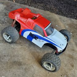 RC Car Team Associated Rc10GT With O.S Max Engine 