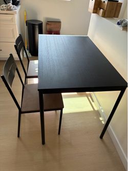 desk / table and chairs