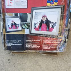 ViewSonic Digital Photo Frame 15 Model VFM1536-11, 15-inch digital photo frame.