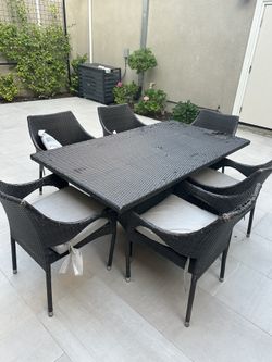 Outdoor Wicker Dining Table with 6 Chairs – Needs Repair