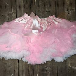 Girls Fluffy Petti Skirt, Size: L (4T-8T) Tutu Skirt, Birthday/Dance Skirt, Color: https://offerup.co/faYXKzQFnY?$deeplink_path=/redirect/