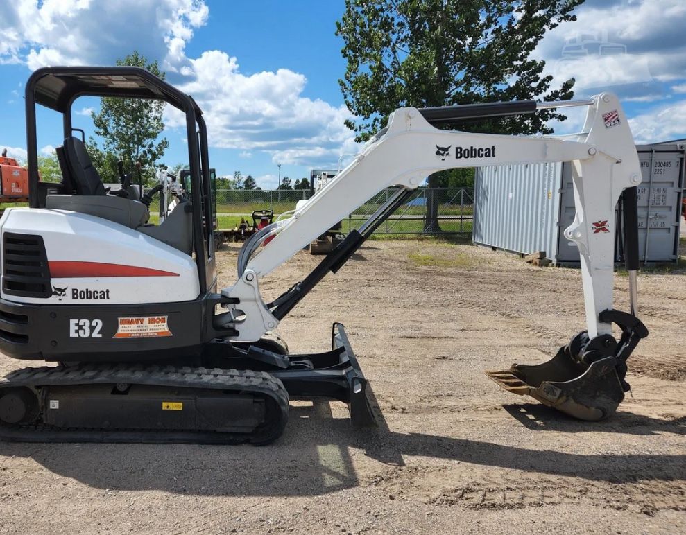 Bobcat E32 Mini Excavator