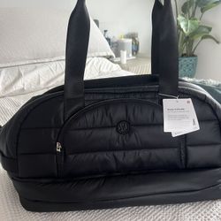 Wunder Puff Duffle Bag 29l for Sale in Los Angeles, CA - OfferUp
