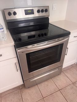 Frigidaire Electric stove