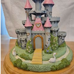 Precious Moments Ultimate Disney Princess Castle By B RARE with All 8 Figurines Wow!  (  OR BEST OFFER )