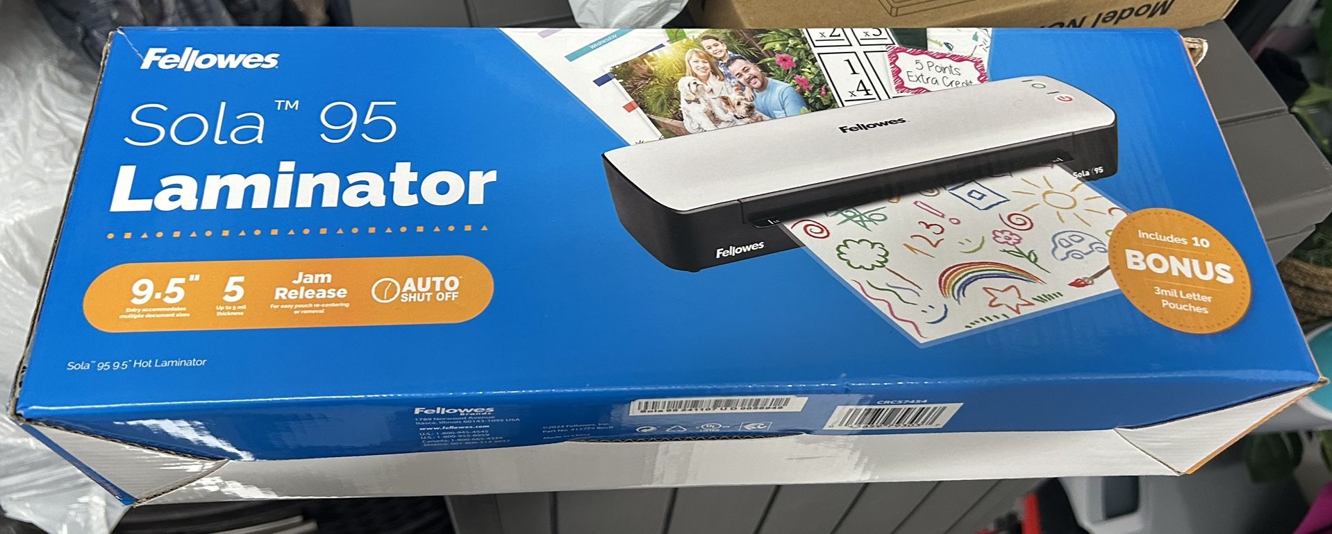 Fellowes Sola™ 95 Thermal Laminator Machine with Pouch Starter Kit, 9.5 inch