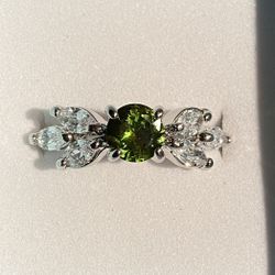 Peridot Ring 925 Sz 7