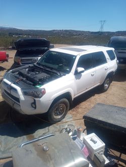 2018 Toyota 4runner trd motor and parts