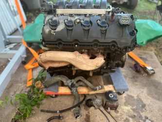 5.0 V8 motor Ford F150 Lariat 2016.